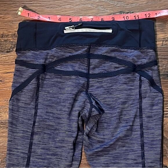 Lululemon Athletica Capri pants size 4 - Picture 6 of 12